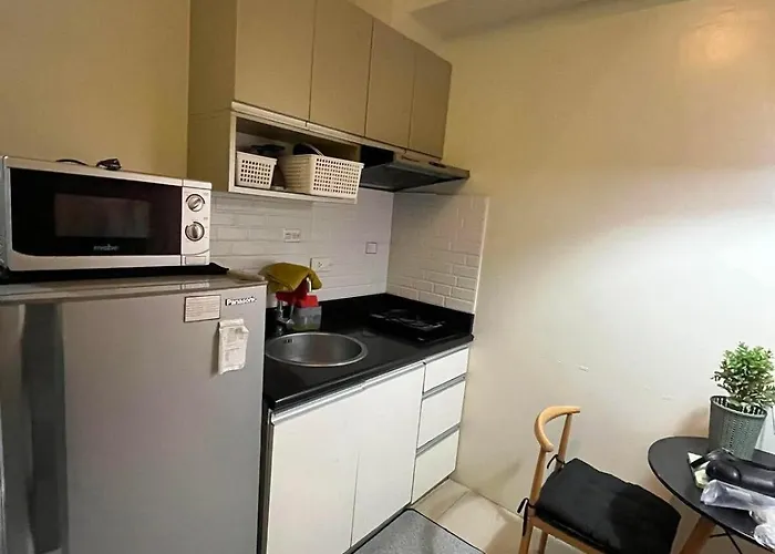 Escape With Skyline Views Apartment Manila